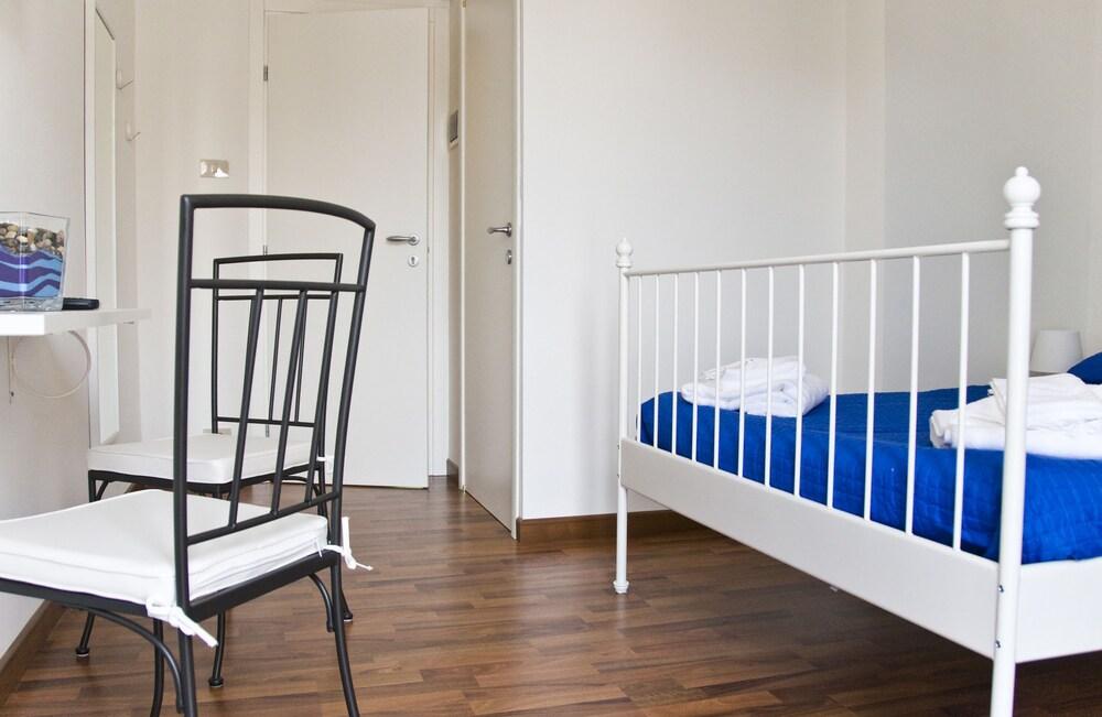 Zenzero & Cannella Boutique Rooms Trieste Bagian luar foto