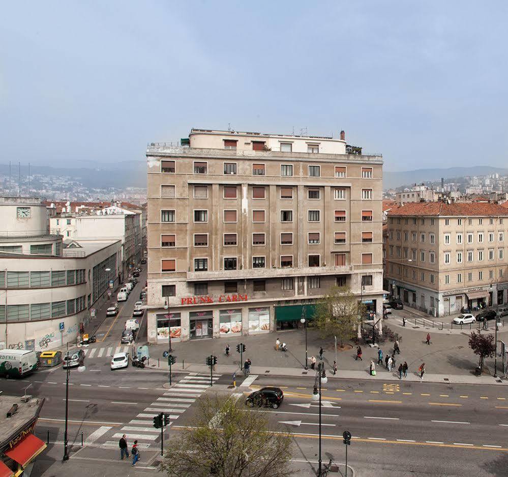 Zenzero & Cannella Boutique Rooms Trieste Bagian luar foto