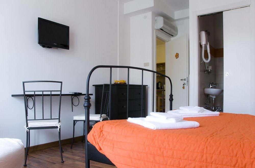 Zenzero & Cannella Boutique Rooms Trieste Bagian luar foto