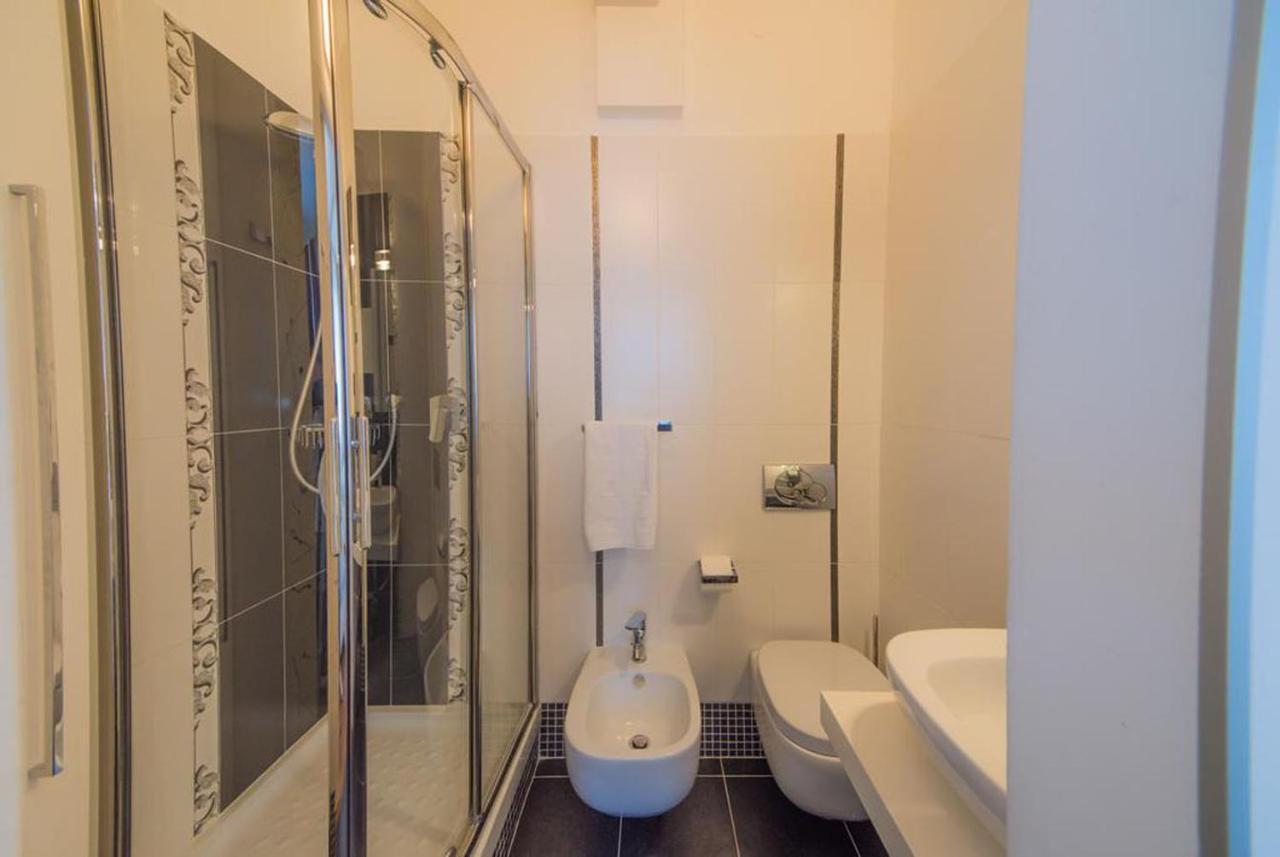 Zenzero & Cannella Boutique Rooms Trieste Bagian luar foto