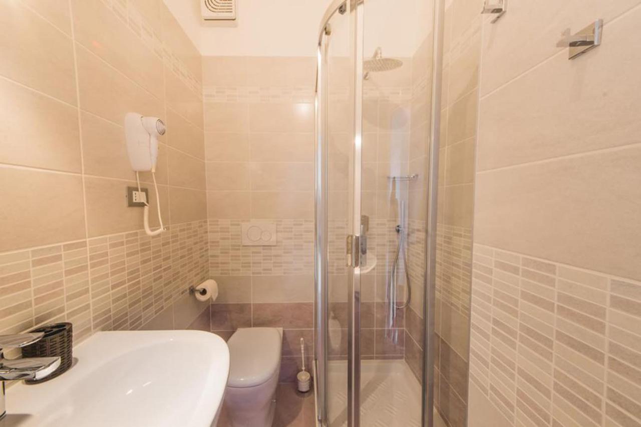 Zenzero & Cannella Boutique Rooms Trieste Bagian luar foto