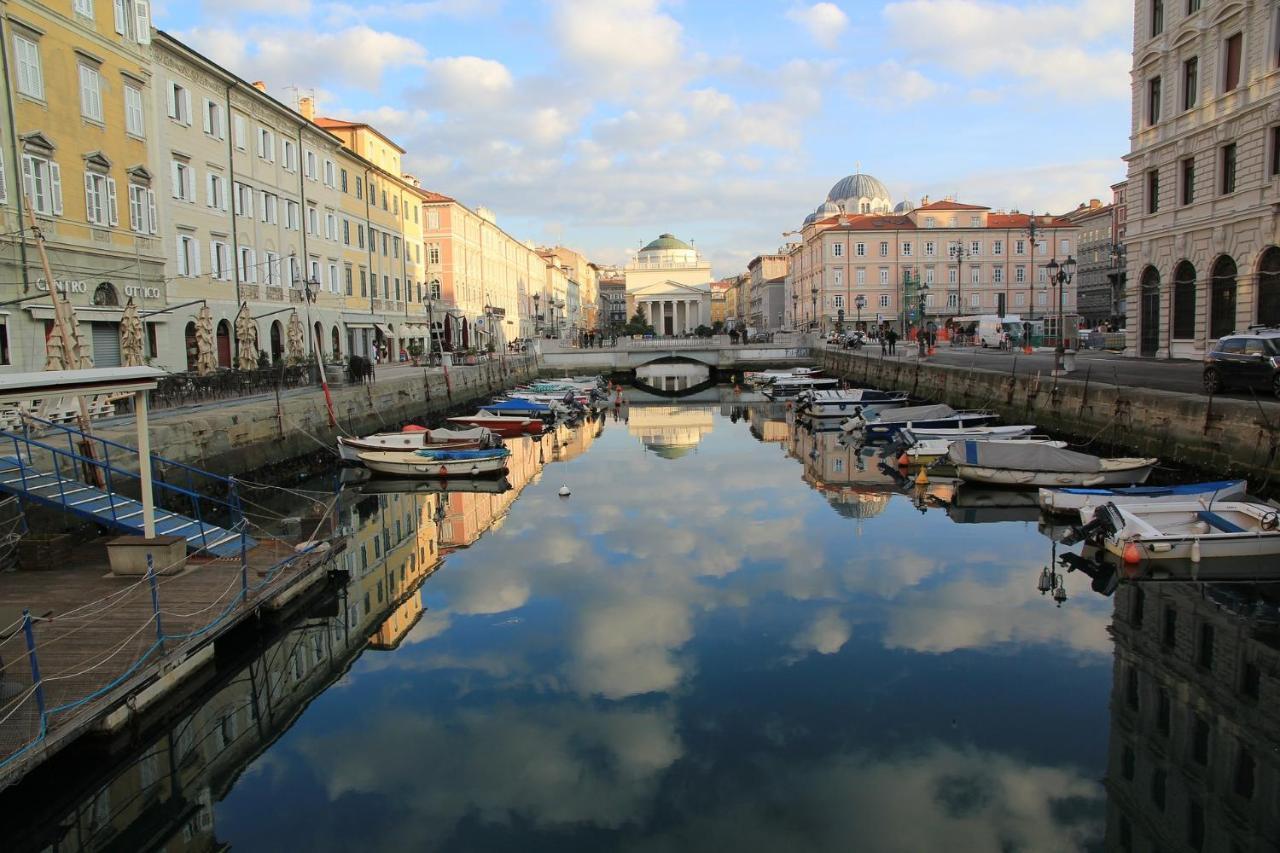 Zenzero & Cannella Boutique Rooms Trieste Bagian luar foto